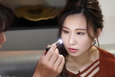 Cô nàng đi mát-xa thư giãn nào ngờ bị thôi miên biến thành nô lệ tình dục tình dục