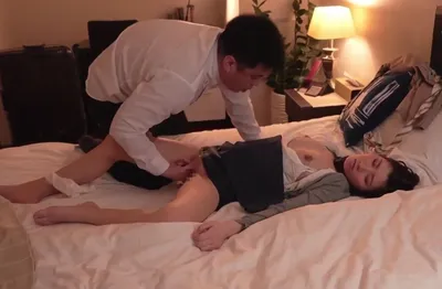 Biết em thư ký sắp kết hôn, tiền bối chuốc thuốc mê địt cô nàng cả đêm trong chuyến công tác