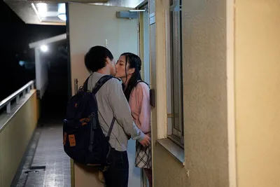 Mẹ yêu bạn học của con trai suốt 5 năm… sau cú sốc bị gã chồng cắm sừng