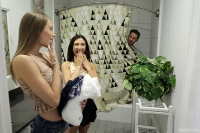 Hai đứa người yêu cùng cha khác má lắm trò