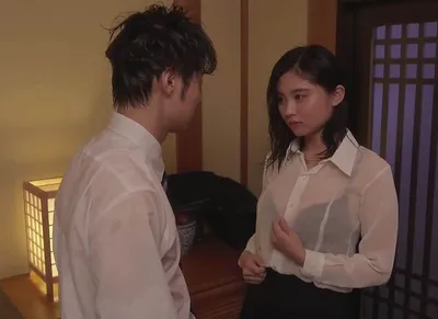 Lời thì thầm của em nhân viên với anh cấp trên đẹp trai: “chúng ta vào khách sạn trú mưa thôi”