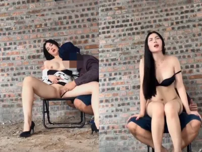 Cảm giá lạ khi được cưỡi ngựa doggy trong nhà hoang