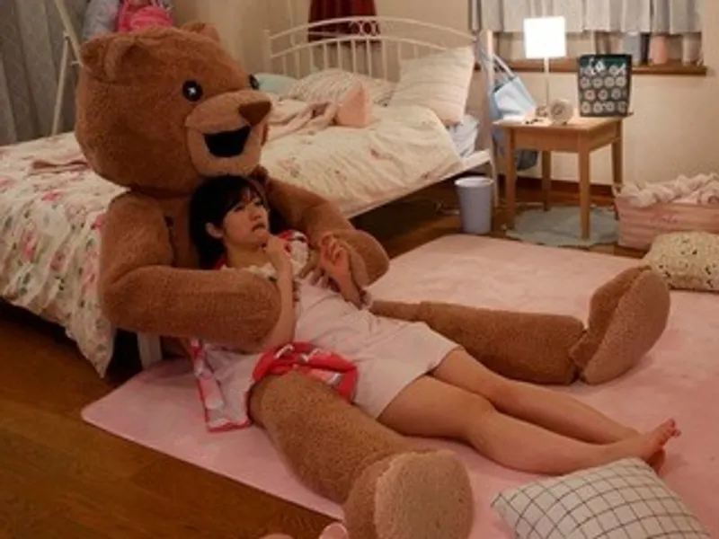 Chú người tình nhồi bông và em em học sinh ngây thơ