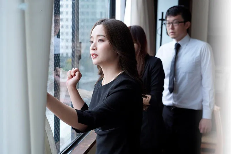 Anh xã mất 3 năm, mẹ kế trẻ tìm đến con chồng yêu giải tỏa thiếu thốn